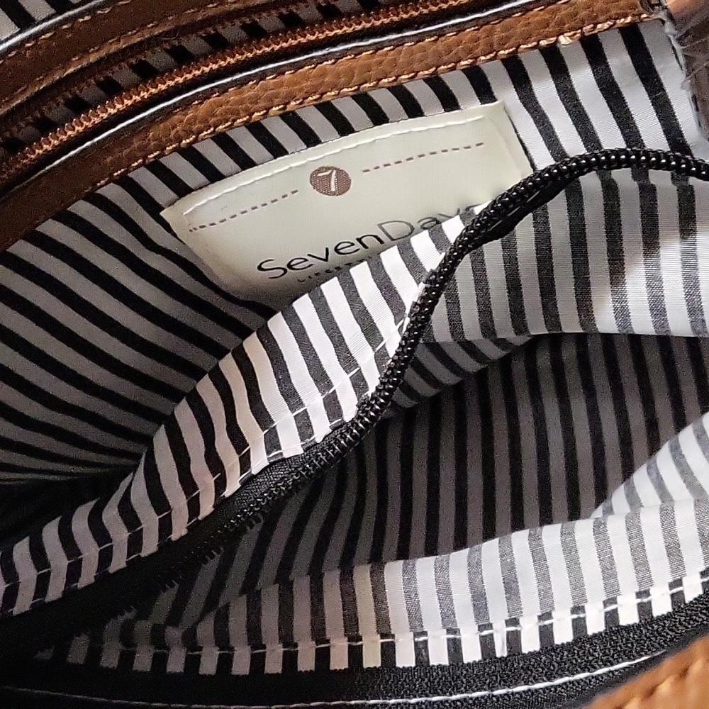 Purse - Picture 16 of 16